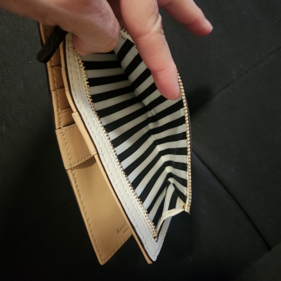 Kate Spade Wallet - Picture 4 of 4